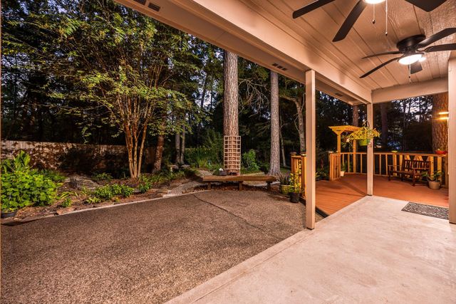 205 Purple Slate Place, The Woodlands, TX 77381