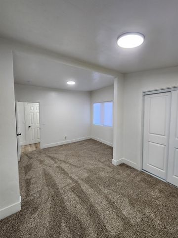 3243 E Mckenzie Avenue, Fresno, CA 93702