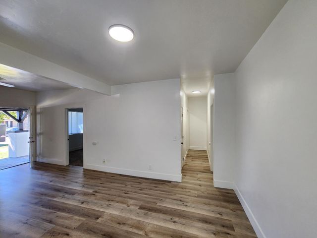 3243 E Mckenzie Avenue, Fresno, CA 93702