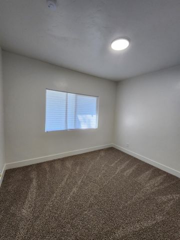 3243 E Mckenzie Avenue, Fresno, CA 93702