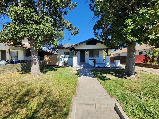 3243 E Mckenzie Avenue, Fresno, CA 93702