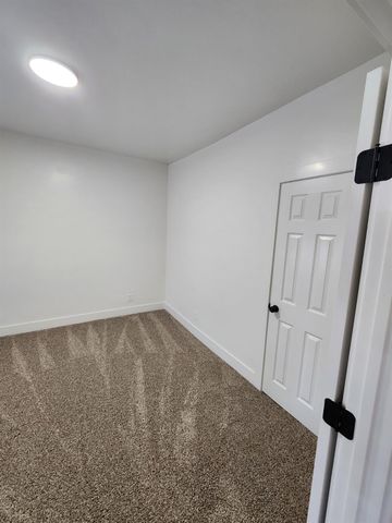 3243 E Mckenzie Avenue, Fresno, CA 93702