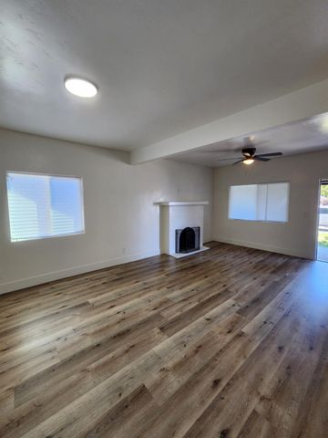 3243 E Mckenzie Avenue, Fresno, CA 93702