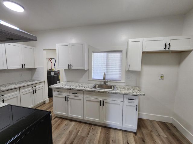 3243 E Mckenzie Avenue, Fresno, CA 93702