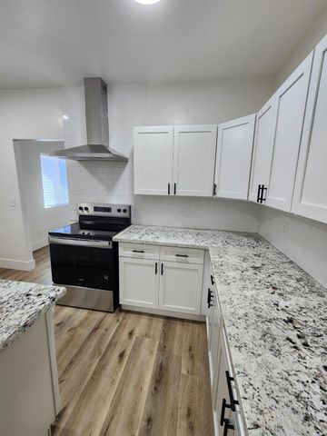 3243 E Mckenzie Avenue, Fresno, CA 93702