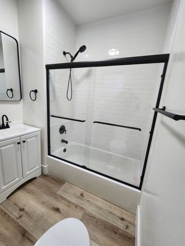 3243 E Mckenzie Avenue, Fresno, CA 93702