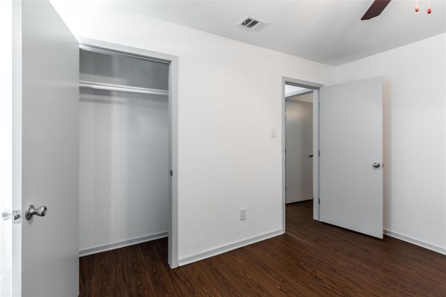 1900 Valley Hill CIR, Austin, TX 78741