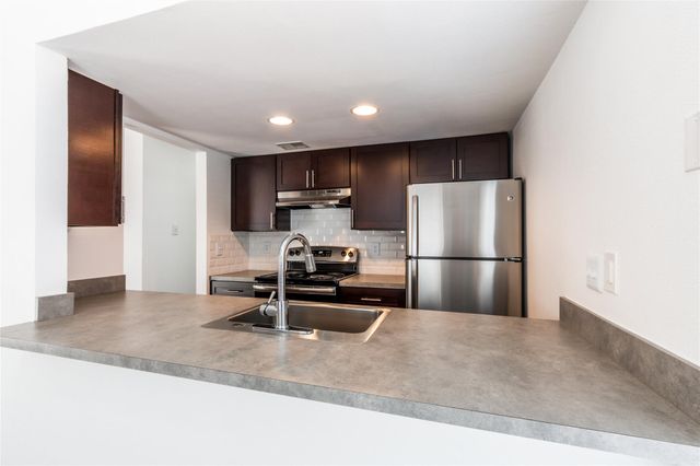 1900 Valley Hill CIR, Austin, TX 78741