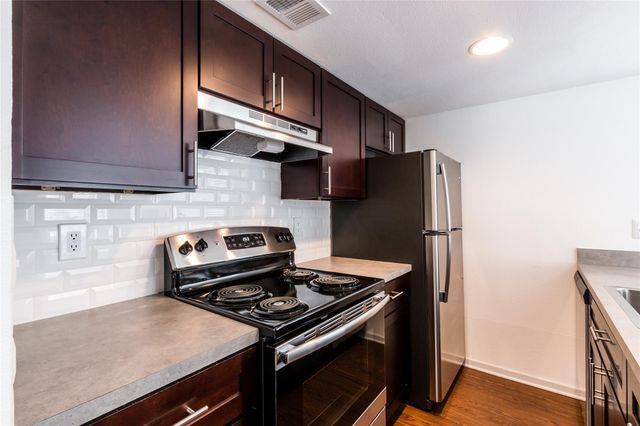 1900 Valley Hill CIR, Austin, TX 78741