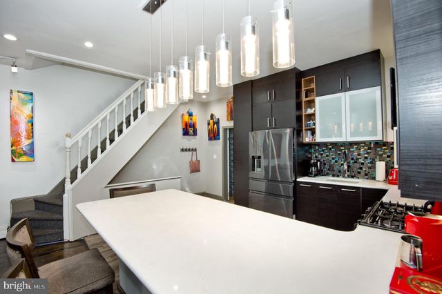 703 S 6TH ST, Philadelphia, PA 19147