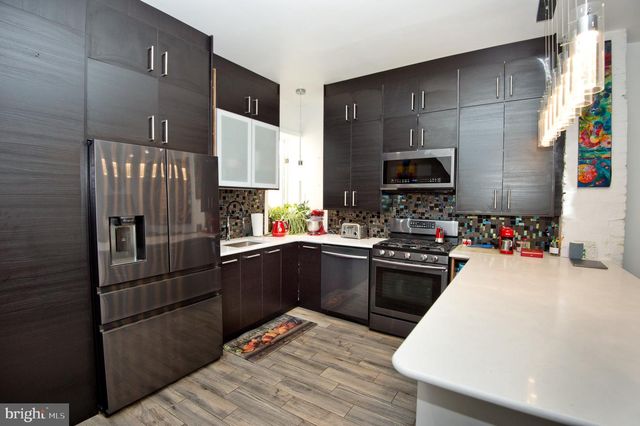 703 S 6TH ST, Philadelphia, PA 19147