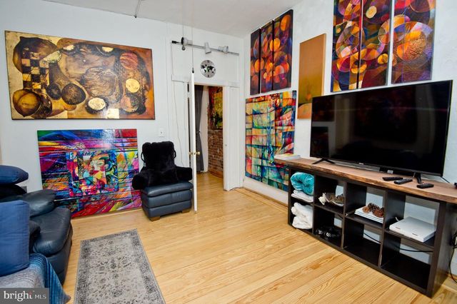 703 S 6TH ST, Philadelphia, PA 19147