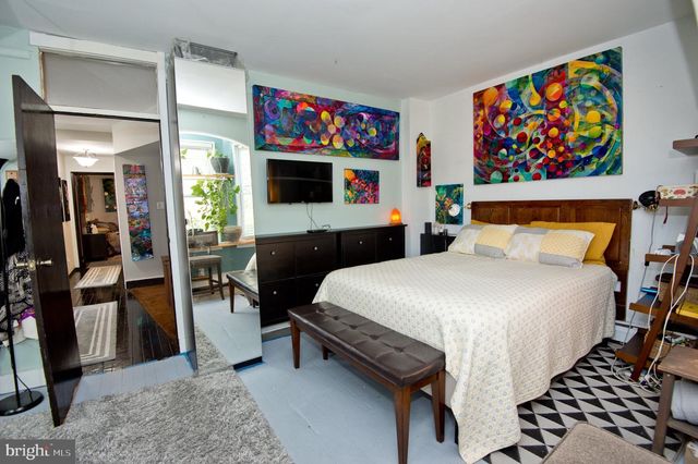 703 S 6TH ST, Philadelphia, PA 19147