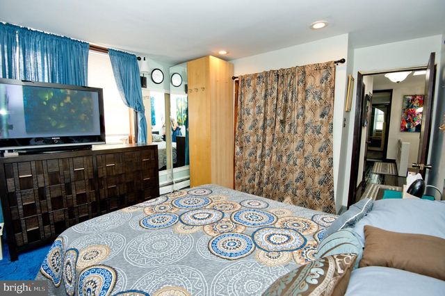 703 S 6TH ST, Philadelphia, PA 19147