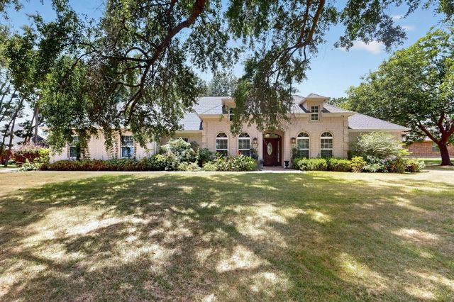 108 Cape Shore Drive, Mabank, TX 75143
