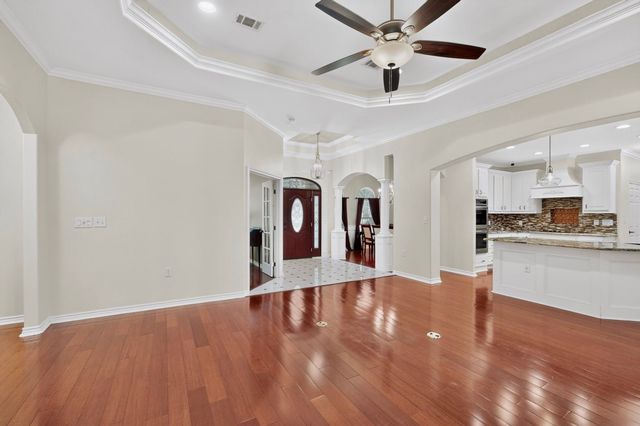 108 Cape Shore Drive, Mabank, TX 75143