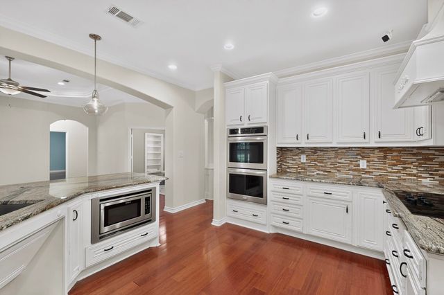 108 Cape Shore Drive, Mabank, TX 75143