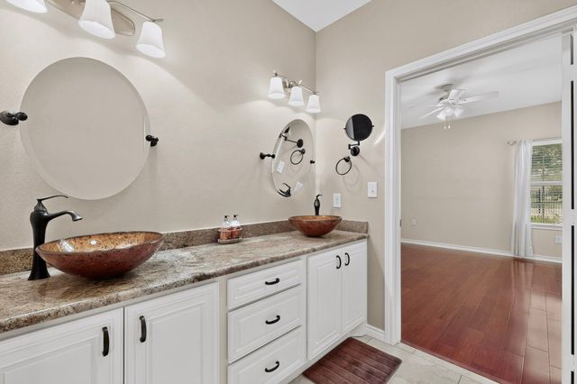 108 Cape Shore Drive, Mabank, TX 75143