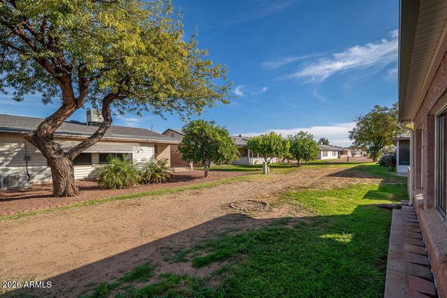 9638 W CINNABAR Avenue B, Peoria, AZ 85345