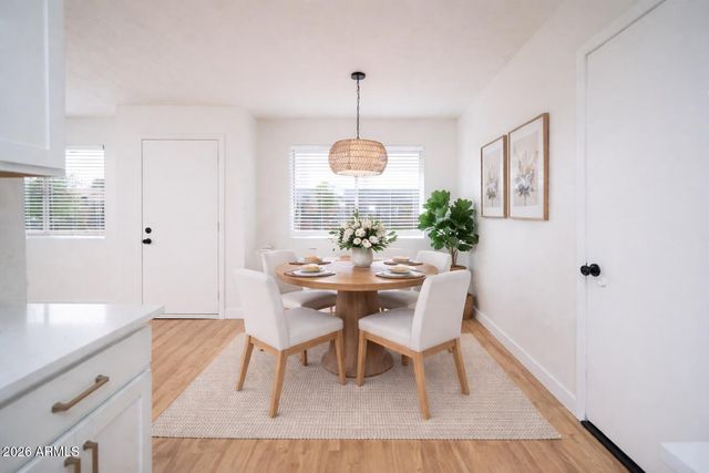 9638 W CINNABAR Avenue B, Peoria, AZ 85345