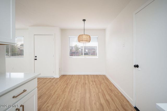 9638 W CINNABAR Avenue B, Peoria, AZ 85345