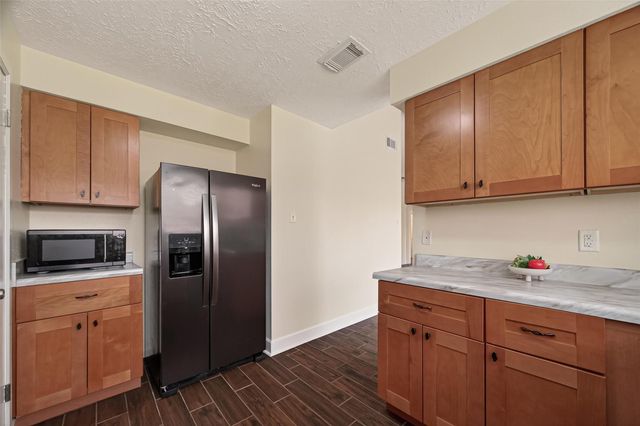 7419 S Choctaw Street, Baytown, TX 77521