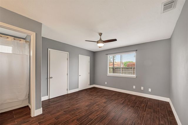 7419 S Choctaw Street, Baytown, TX 77521