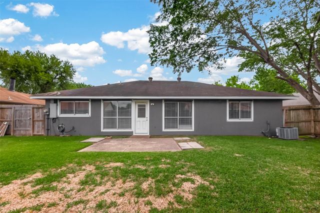 7419 S Choctaw Street, Baytown, TX 77521