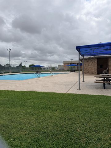 7419 S Choctaw Street, Baytown, TX 77521