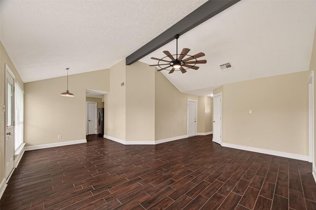 7419 S Choctaw Street, Baytown, TX 77521