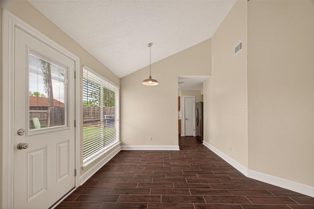 7419 S Choctaw Street, Baytown, TX 77521