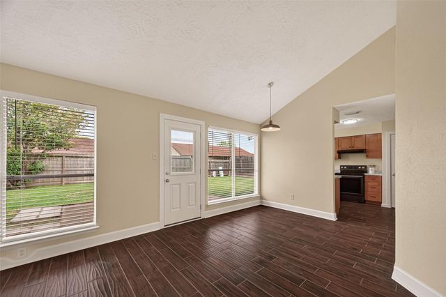 7419 S Choctaw Street, Baytown, TX 77521