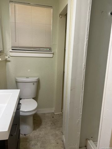 1730 W Poplar, San Antonio, TX 78207