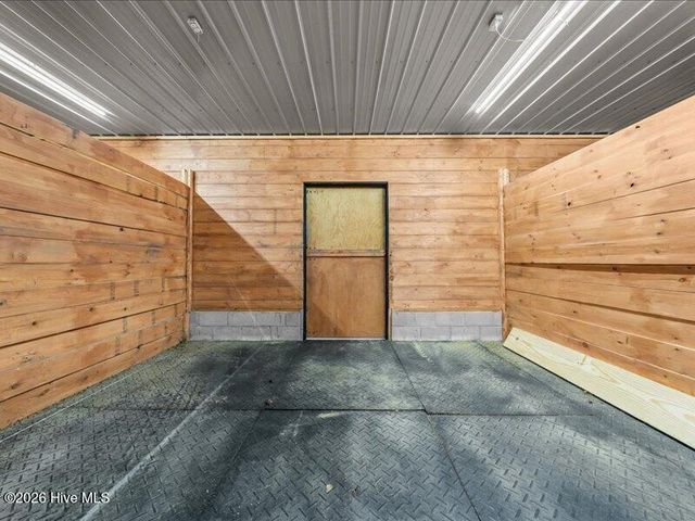 1050 Lakebay Road, Vass, NC 28394