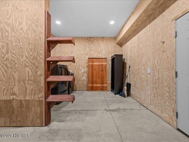 1050 Lakebay Road, Vass, NC 28394