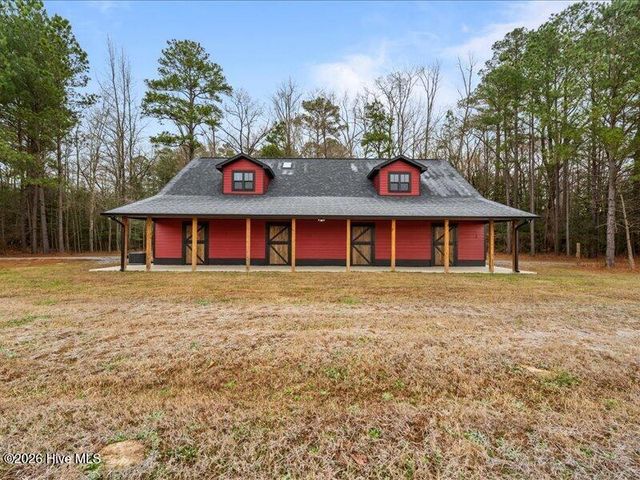 1050 Lakebay Road, Vass, NC 28394