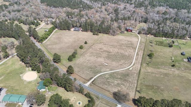 1050 Lakebay Road, Vass, NC 28394