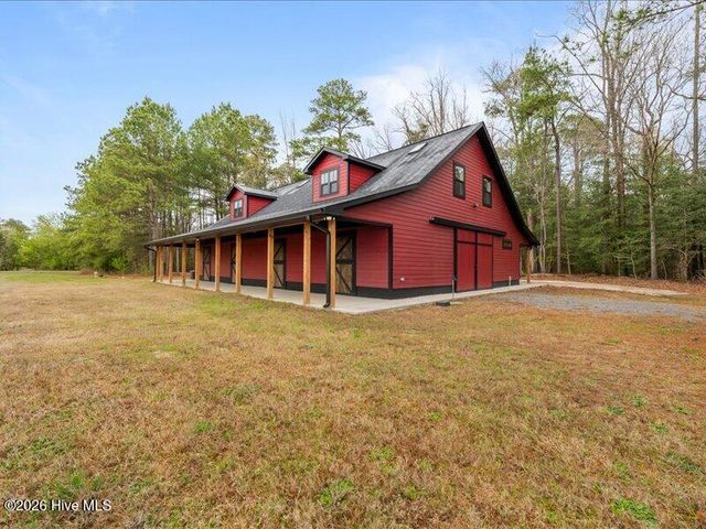 1050 Lakebay Road, Vass, NC 28394