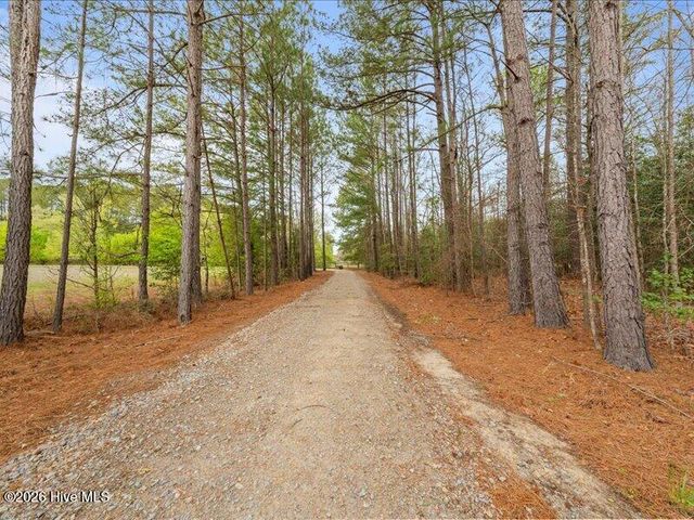 1050 Lakebay Road, Vass, NC 28394