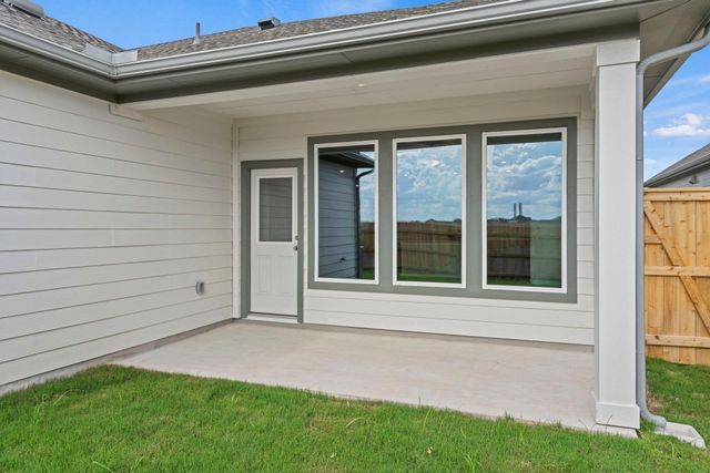 201 Backwood PASS, Taylor, TX 76574