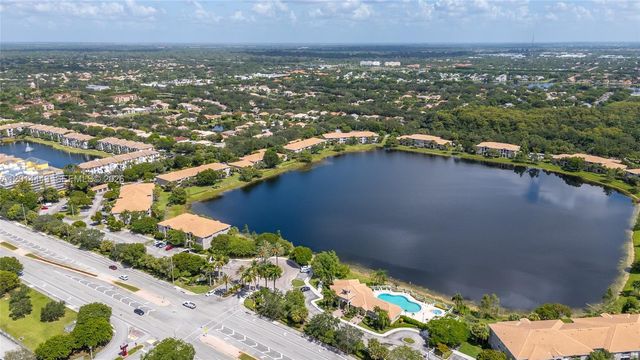 5025 Wiles Rd 105, Coconut Creek, FL 33073