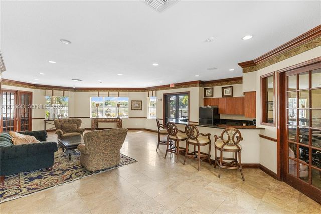 5025 Wiles Rd 105, Coconut Creek, FL 33073