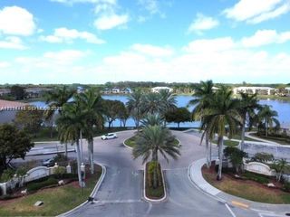 5025 Wiles Rd 105, Coconut Creek, FL 33073