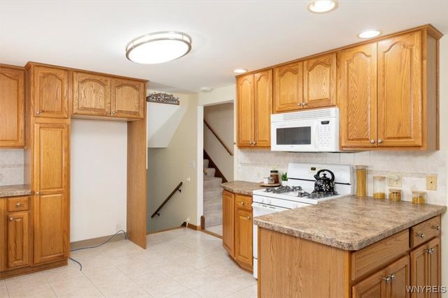 52 Three Rod Road, Alden, NY 14004