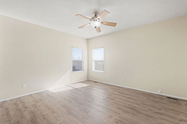 1334 N Aksarben Ct, Wichita, KS 67235