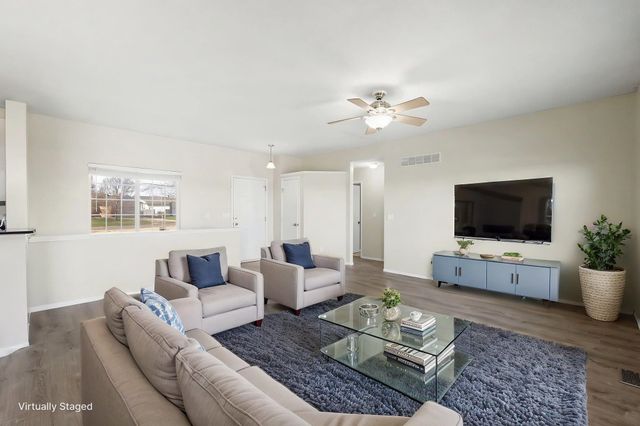 1334 N Aksarben Ct, Wichita, KS 67235