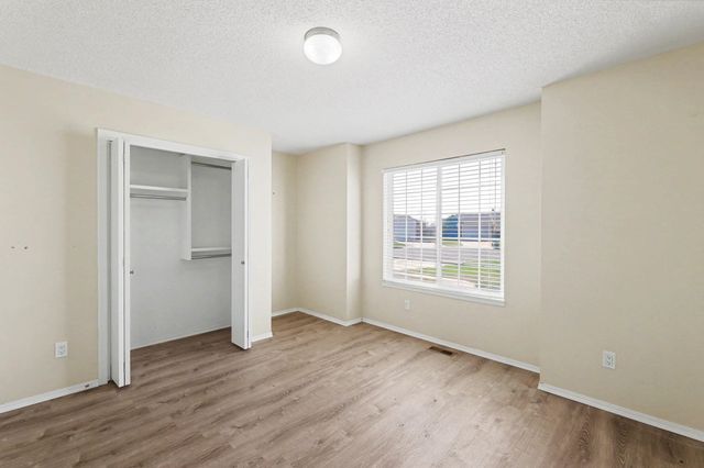 1334 N Aksarben Ct, Wichita, KS 67235