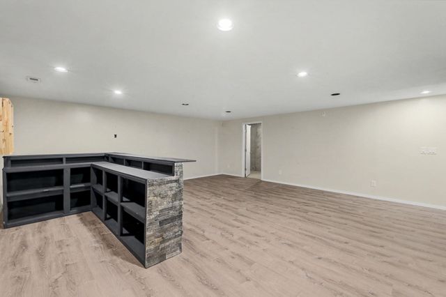 1334 N Aksarben Ct, Wichita, KS 67235