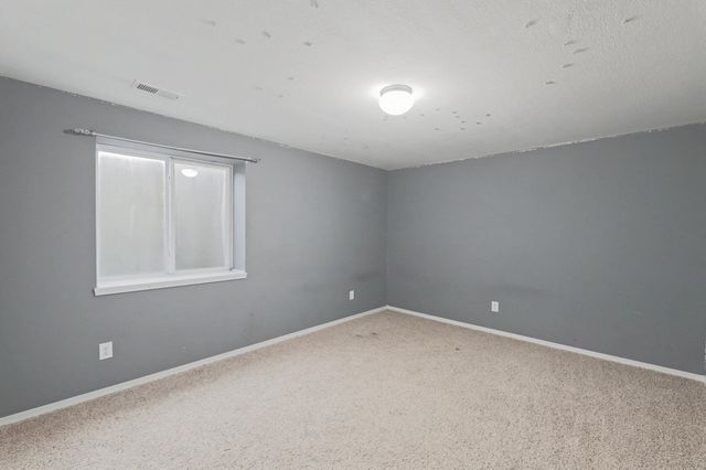 1334 N Aksarben Ct, Wichita, KS 67235