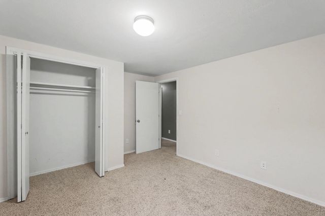 1334 N Aksarben Ct, Wichita, KS 67235